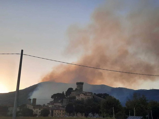 Fire play, Monte Picano in flames. "Do not give way to help", The case is empty